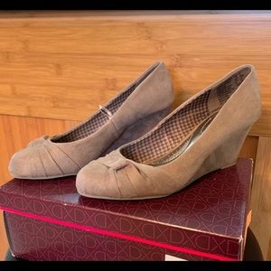 Wedges by Dexflex Comfort